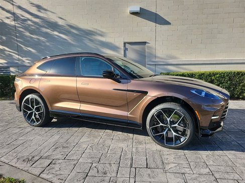 New 2025 Aston Martin DBX 707 image 1