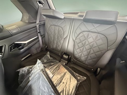 Used 2026 BMW X7 xDrive40i w/ M Sport Package image 28