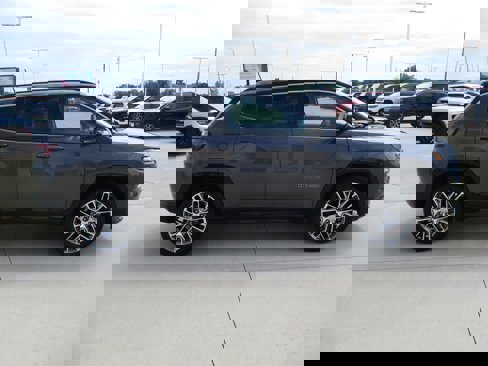 Used 2022 Jeep Compass Limited w/ Elite Group image 8