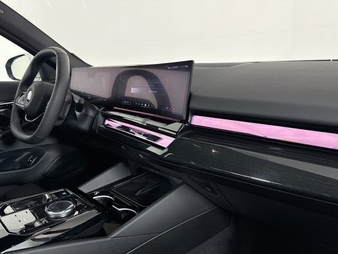 Used 2025 BMW i5 eDrive40i image 29