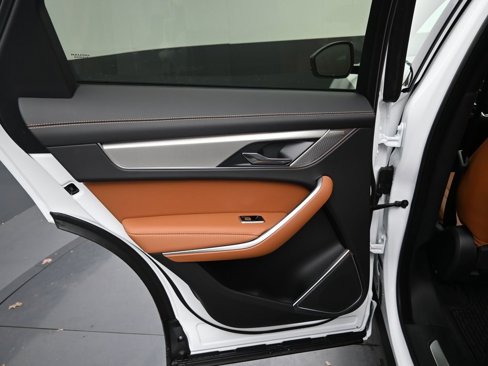 New 2025 Jaguar F-PACE R-Dynamic S image 15