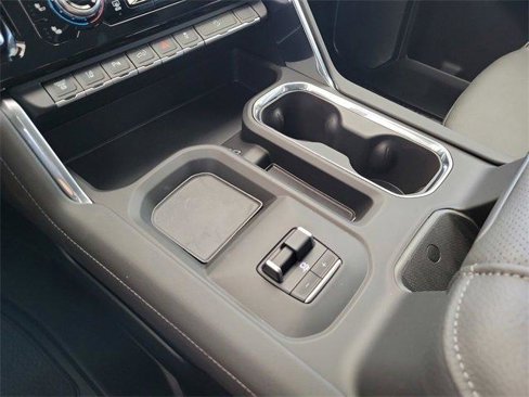 New 2025 GMC Sierra 2500 Denali w/ Denali Reserve Package image 24