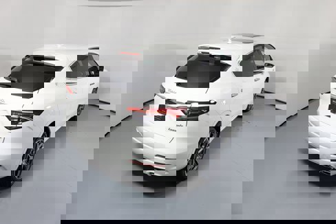 New 2023 Maserati Levante GT image 2