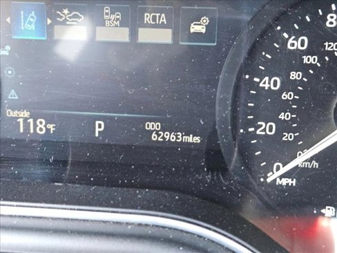 Used 2019 Toyota Avalon XLE image 11