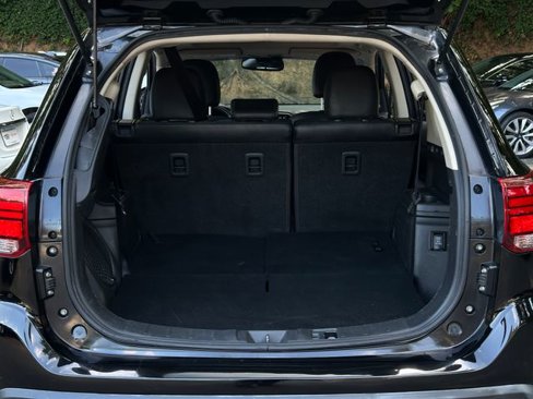 Used 2017 Mitsubishi Outlander SEL image 34