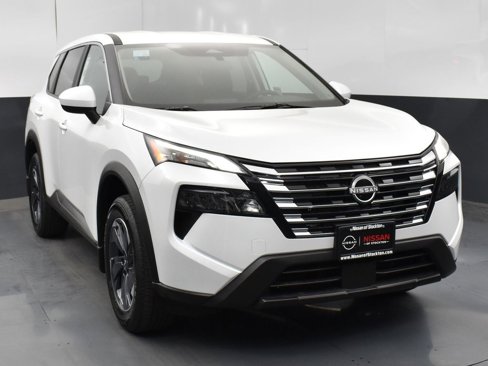 New 2026 Nissan Rogue SV image 2