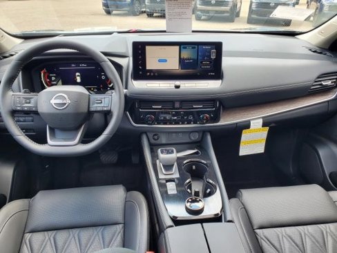 New 2025 Nissan Rogue Platinum w/ Platinum Premium Package image 11