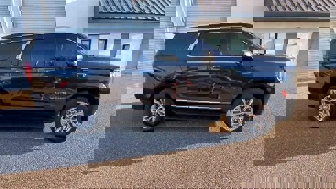 Used 2023 GMC Yukon SLT w/ SLT Premium Package image 47