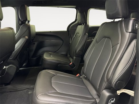 New 2026 Chrysler Pacifica Select image 16