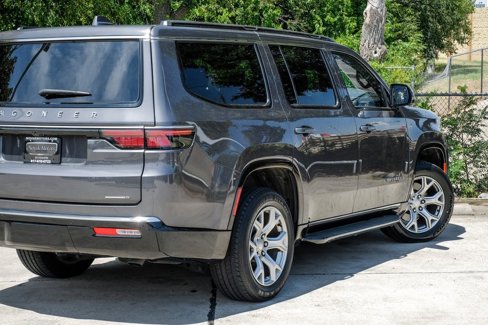 Used 2022 Jeep Wagoneer Series II image 17