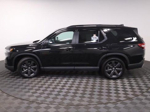 Certified 2025 Honda Pilot Sport image 5