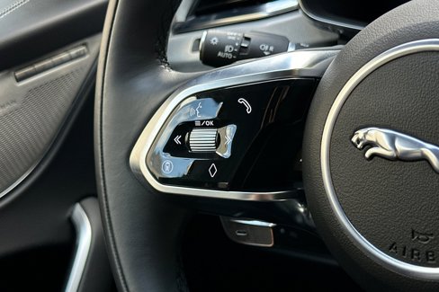 Used 2025 Jaguar F-PACE R-Dynamic S image 28