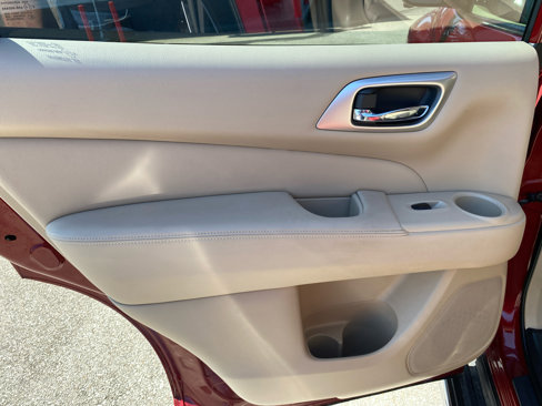 Used 2020 Nissan Pathfinder SL image 15
