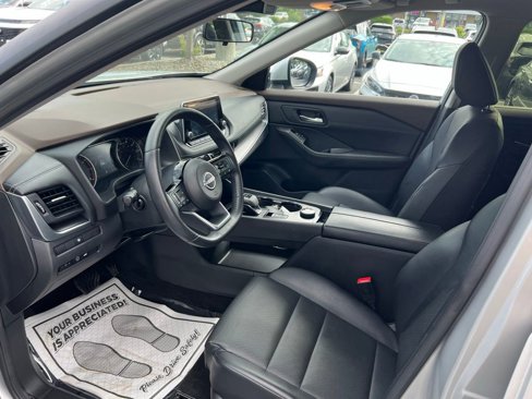 Used 2023 Nissan Rogue SV w/ SV Premium B Package image 24