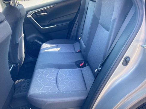 Used 2022 Toyota RAV4 XLE w/ Convenience Package image 10