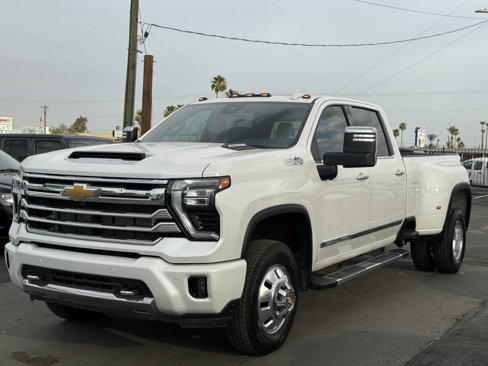 Used 2024 Chevrolet Silverado 3500 High Country w/ High Country Premium Package image 4