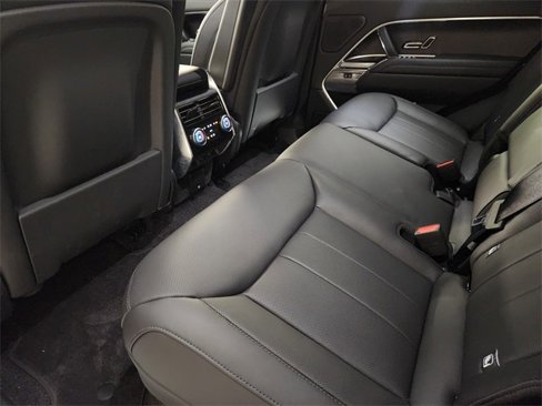New 2025 Land Rover Range Rover SE image 28