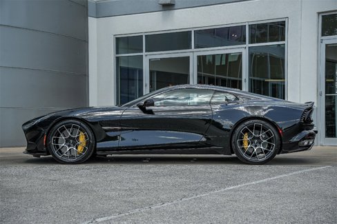 New 2025 Aston Martin Vanquish Coupe image 18