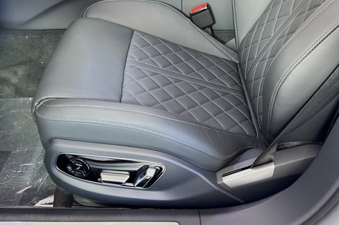 New 2025 Audi S8 image 17