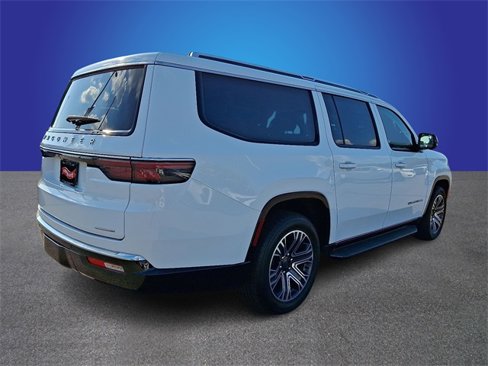Used 2024 Jeep Wagoneer L Series II w/ Flexible Seating Group image 4