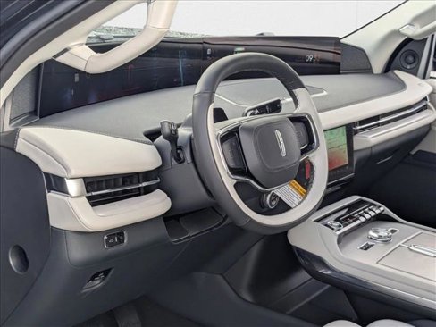 New 2025 Lincoln Navigator Reserve image 3
