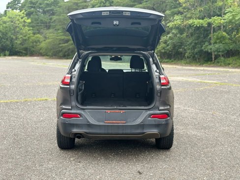 Used 2016 Jeep Cherokee 75th Anniversary image 11