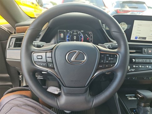Used 2024 Lexus ES 350 w/ Premium Package image 17