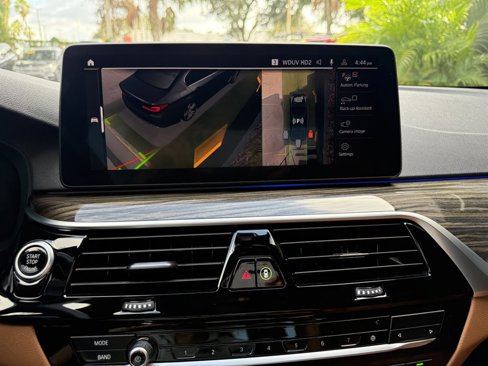 Used 2021 BMW 540i w/ Premium Package image 26
