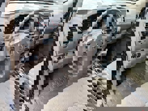 Used 2018 Nissan Frontier SV image 7