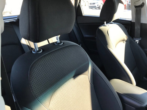 Used 2018 Hyundai Elantra GT image 12