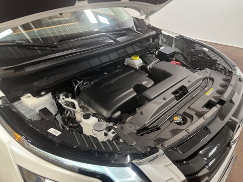 Used 2024 Nissan Pathfinder Platinum image 20
