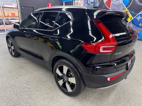 Used 2019 Volvo XC40 T5 Momentum image 3
