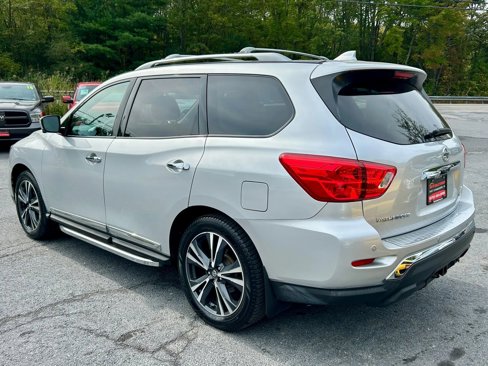 Used 2019 Nissan Pathfinder Platinum w/ Cargo Package image 6