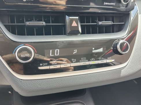 Used 2022 Toyota Corolla LE image 21