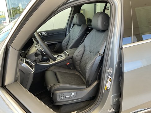 New 2026 BMW X5 xDrive50e image 13