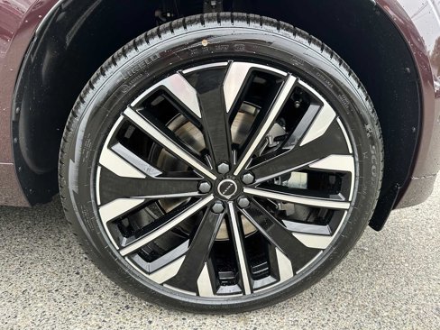 New 2026 Volvo XC60 B5 Ultra w/ Protection Package image 17