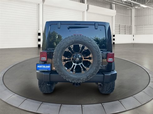 Used 2017 Jeep Wrangler Unlimited Rubicon w/ Connectivity Group image 3
