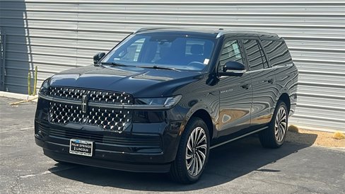 New 2025 Lincoln Navigator L Black Label image 2