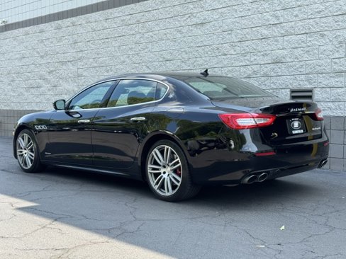 Used 2018 Maserati Quattroporte S GranLusso image 2