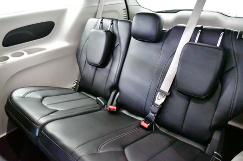 Used 2024 Chrysler Pacifica Limited image 13