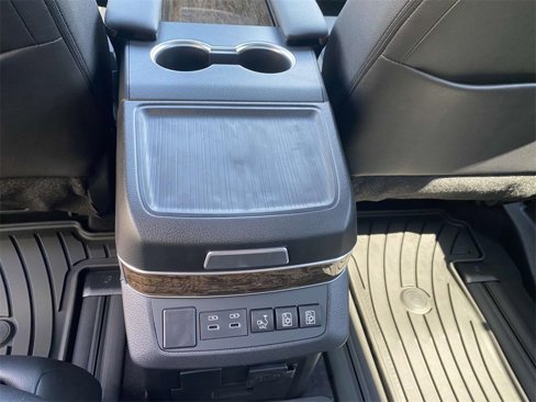New 2025 Toyota Sienna Platinum image 14