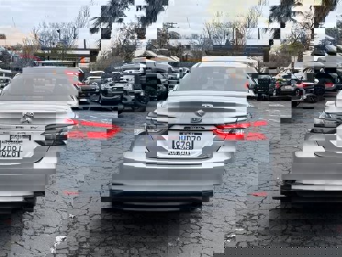 Used 2018 Toyota Camry LE image 3