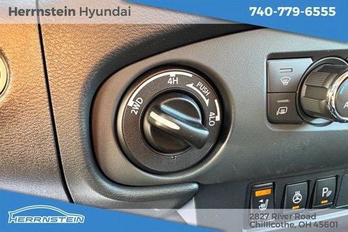 Used 2024 Nissan Frontier SV w/ SV Convenience Package image 21