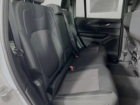 New 2025 Jeep Grand Cherokee Laredo X w/ Luxury Tech Group I image 27