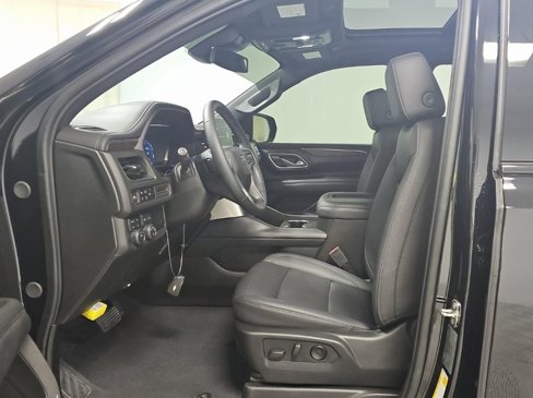 Used 2024 Chevrolet Suburban Z71 image 3