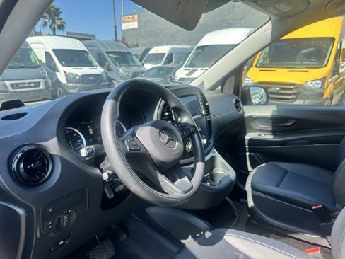 Used 2023 Mercedes-Benz Metris image 9