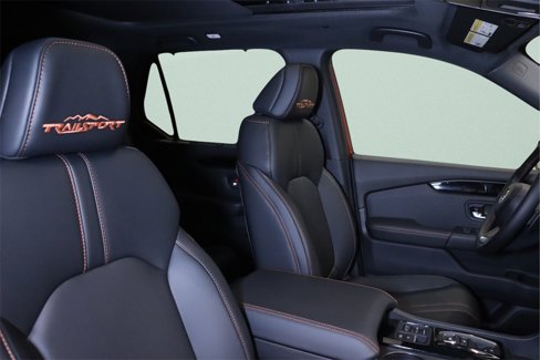 New 2025 Honda Pilot TrailSport image 11