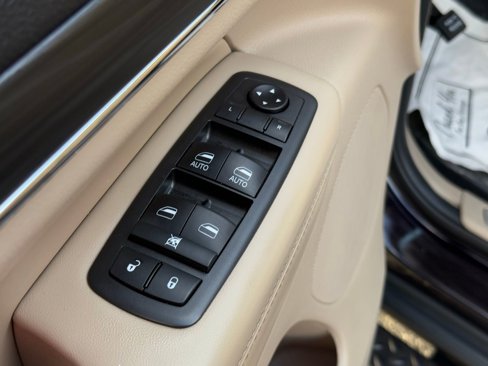Used 2019 Jeep Grand Cherokee Limited image 15