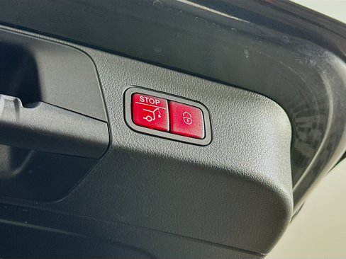 Used 2024 Mercedes-Benz GLB 250 4MATIC image 31