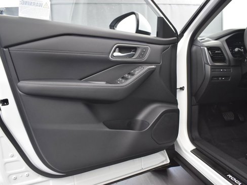 New 2026 Nissan Rogue Platinum image 28